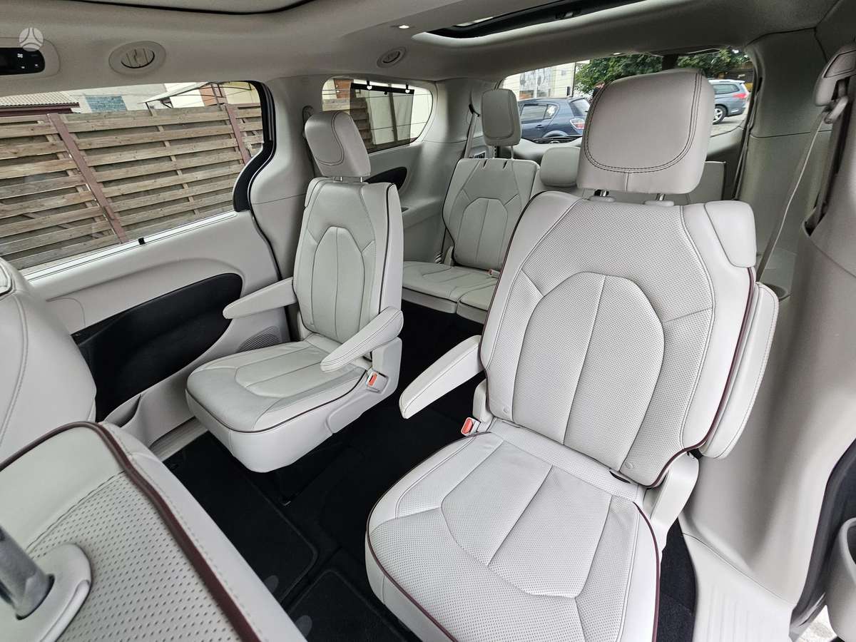 Chrysler Pacifica, 3.6 l., Минивэн