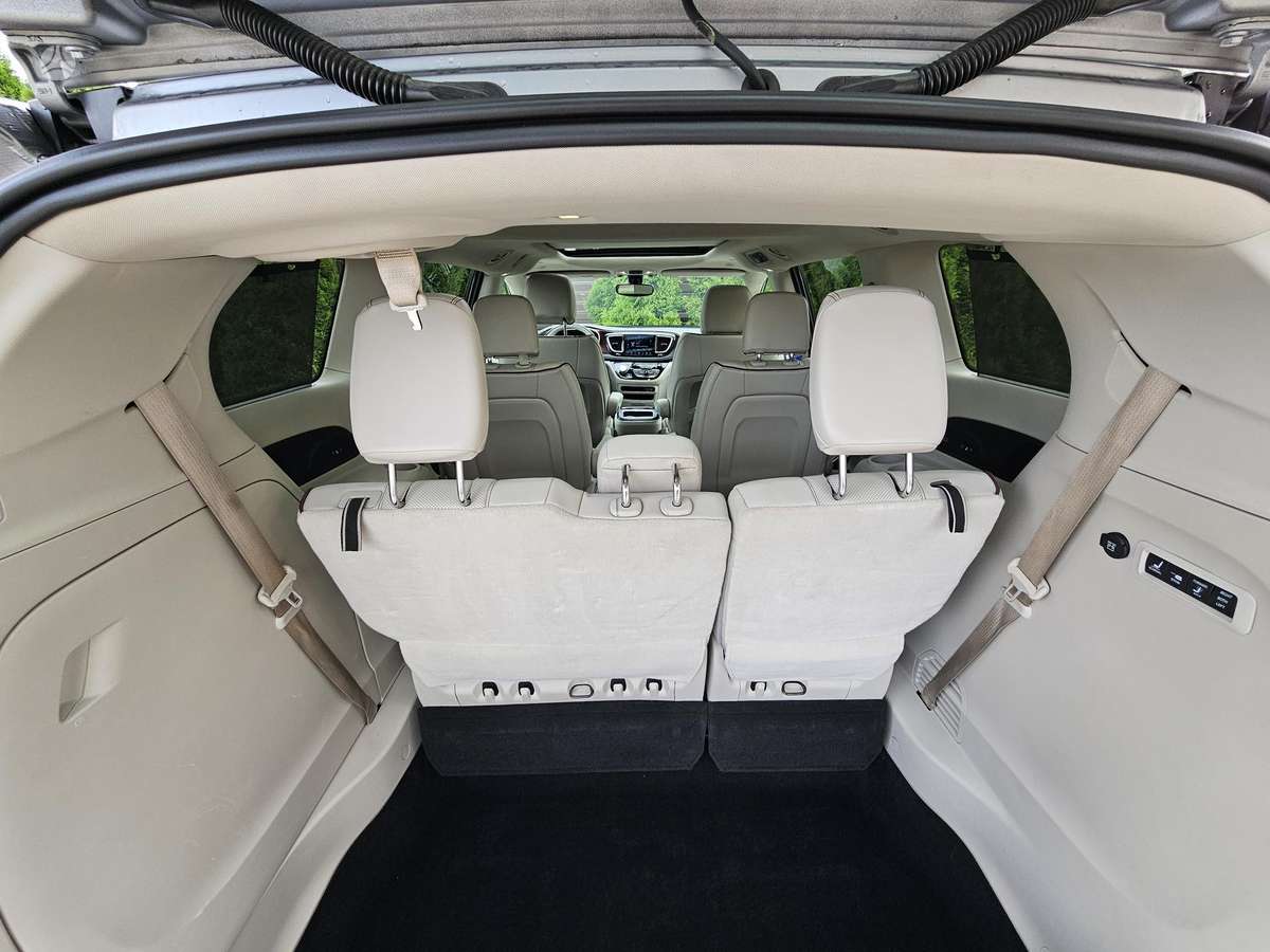 Chrysler Pacifica, 3.6 l., Минивэн
