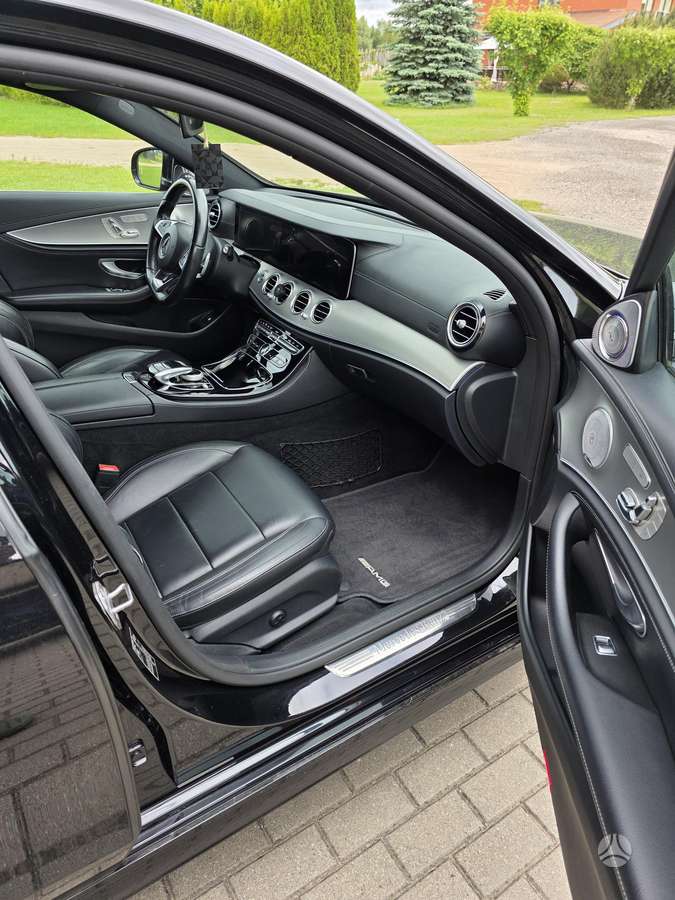 Mercedes-Benz E220, 2.0 l., Седан