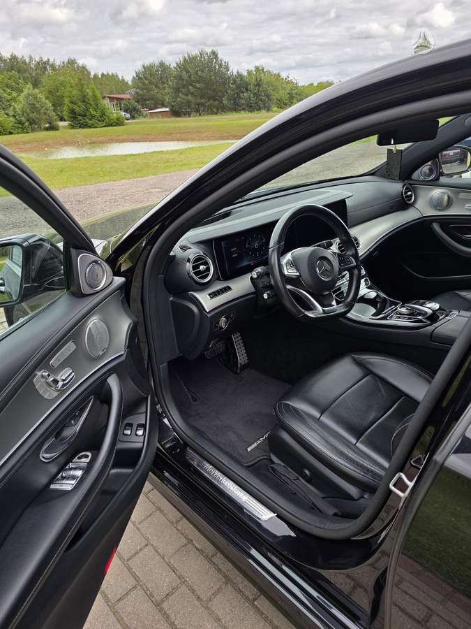 Mercedes-Benz E220, 2.0 l., Седан