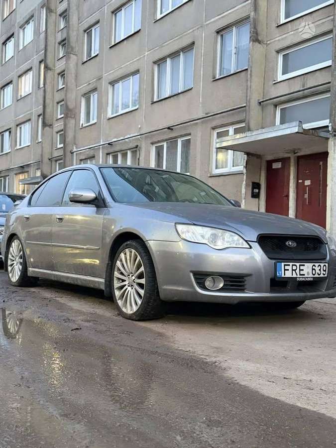 Subaru Legacy - 1
