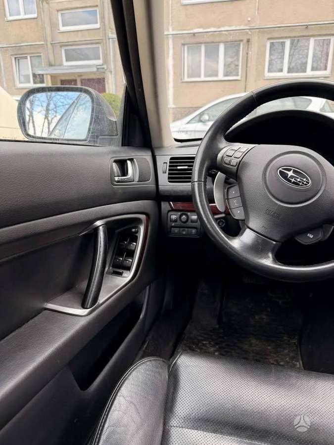 Subaru Legacy - 6