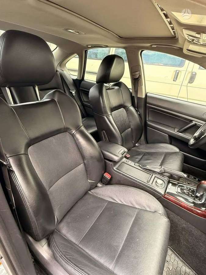 Subaru Legacy - 8