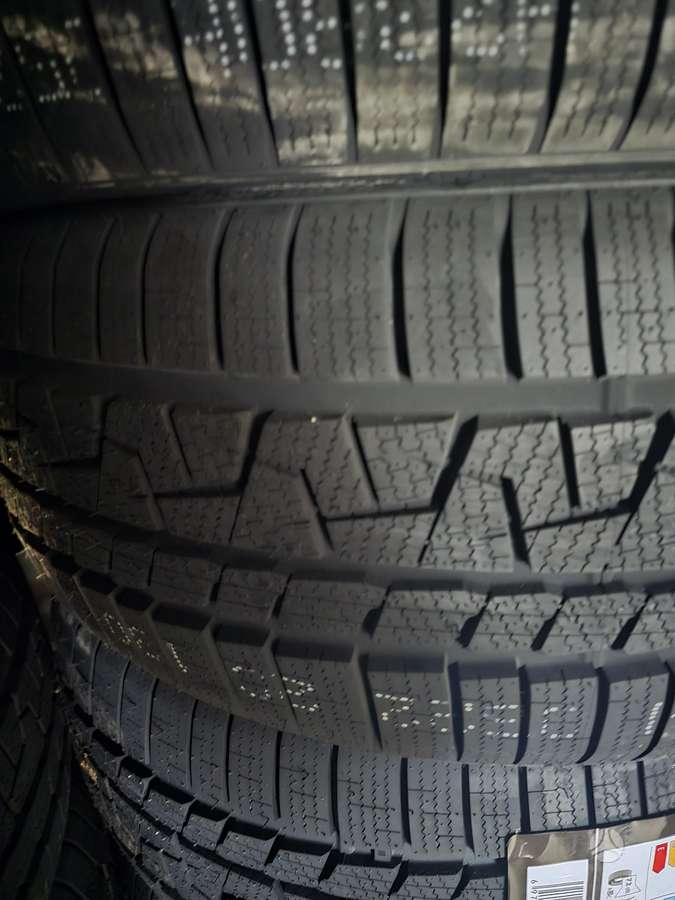 -Kita-, winter 235/50 R18