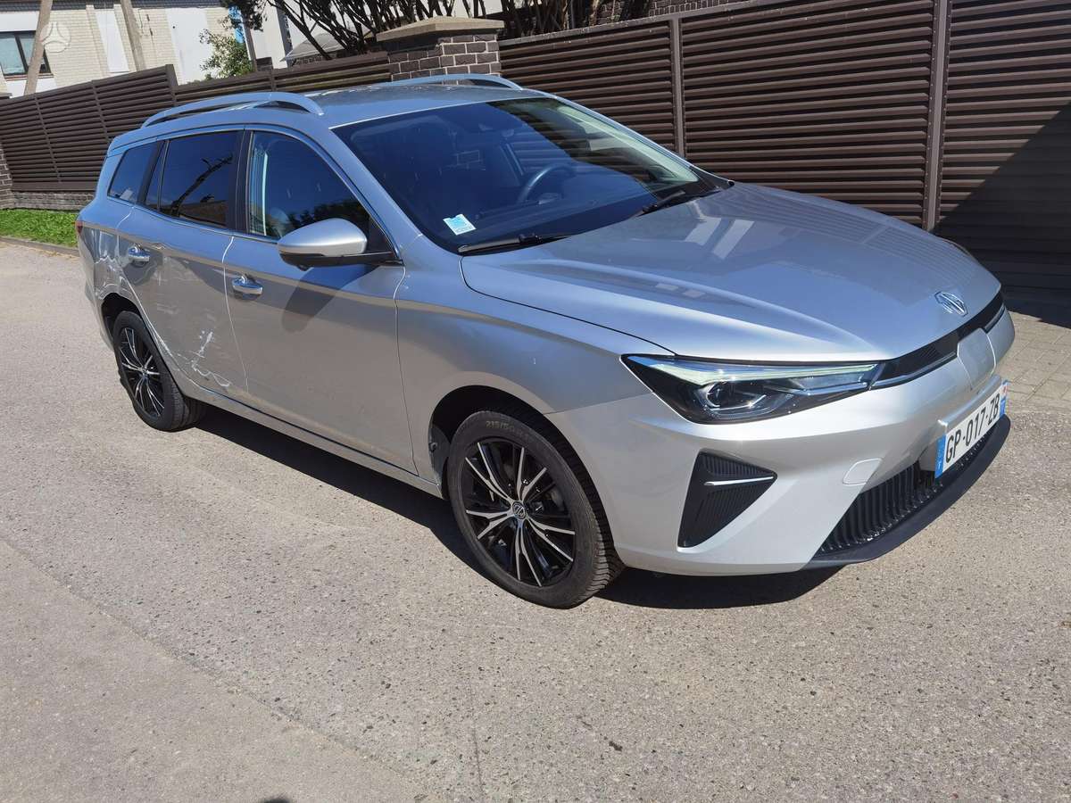 MG MG5, universalas
