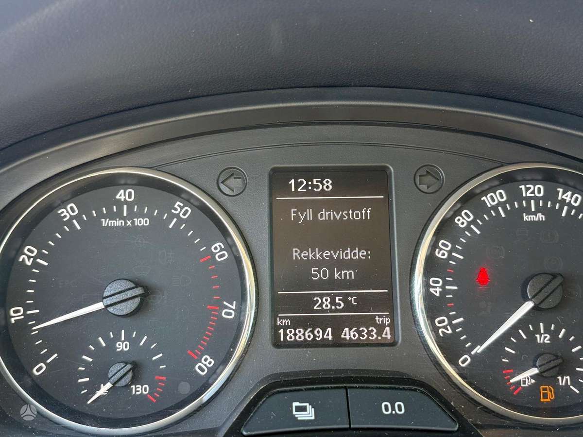 Skoda Rapid, 1.2 l., Хэтчбек