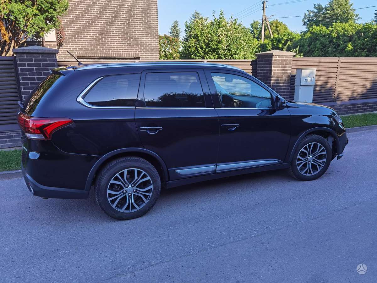 Mitsubishi Outlander, off-road / crossover