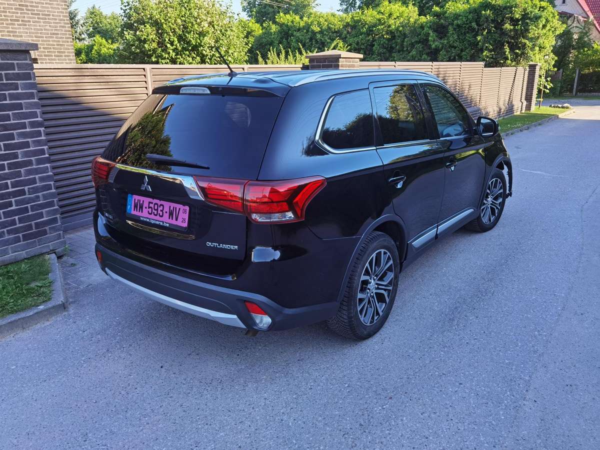 Mitsubishi Outlander, off-road / crossover