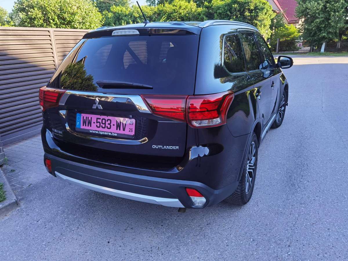 Mitsubishi Outlander, off-road / crossover