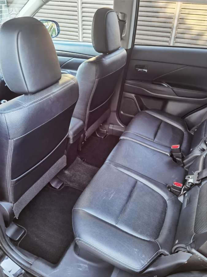 Mitsubishi Outlander, off-road / crossover