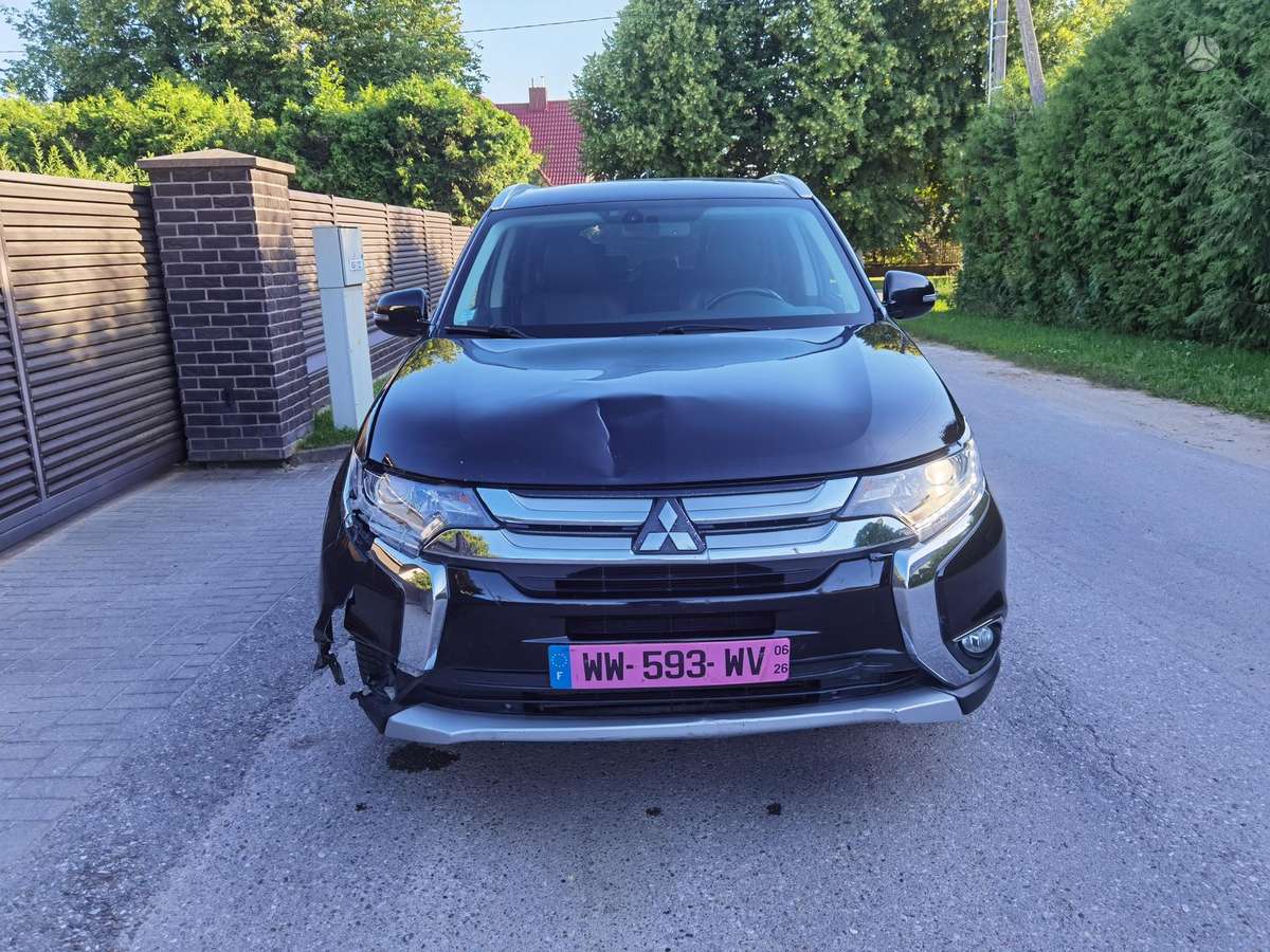 Mitsubishi Outlander, off-road / crossover