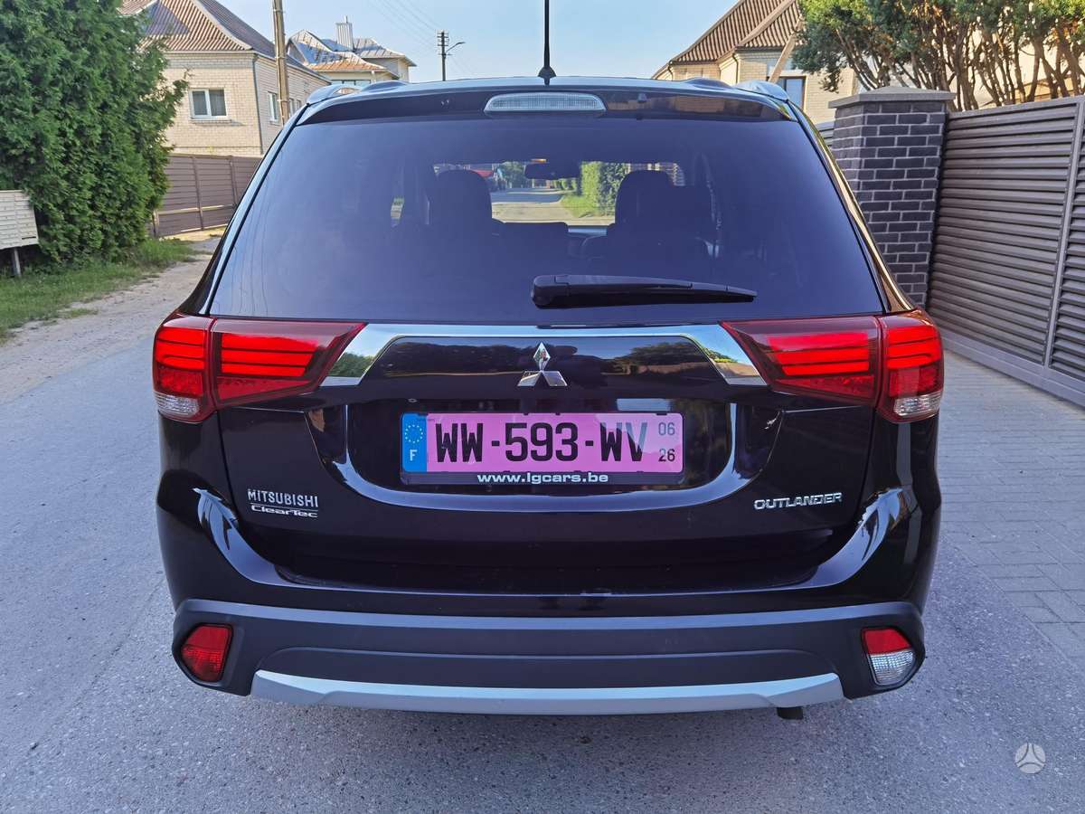 Mitsubishi Outlander, off-road / crossover