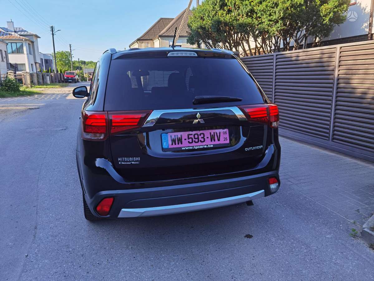 Mitsubishi Outlander, off-road / crossover