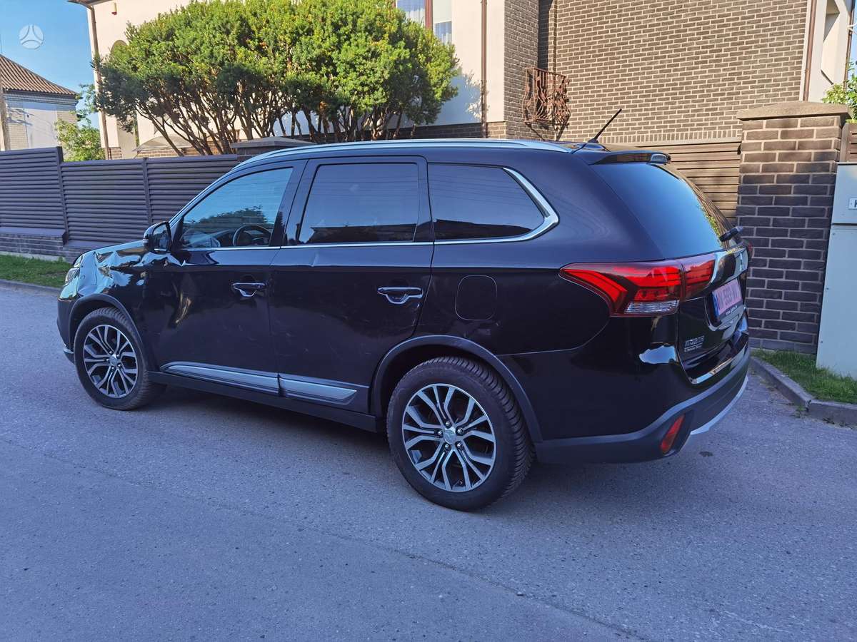 Mitsubishi Outlander, off-road / crossover