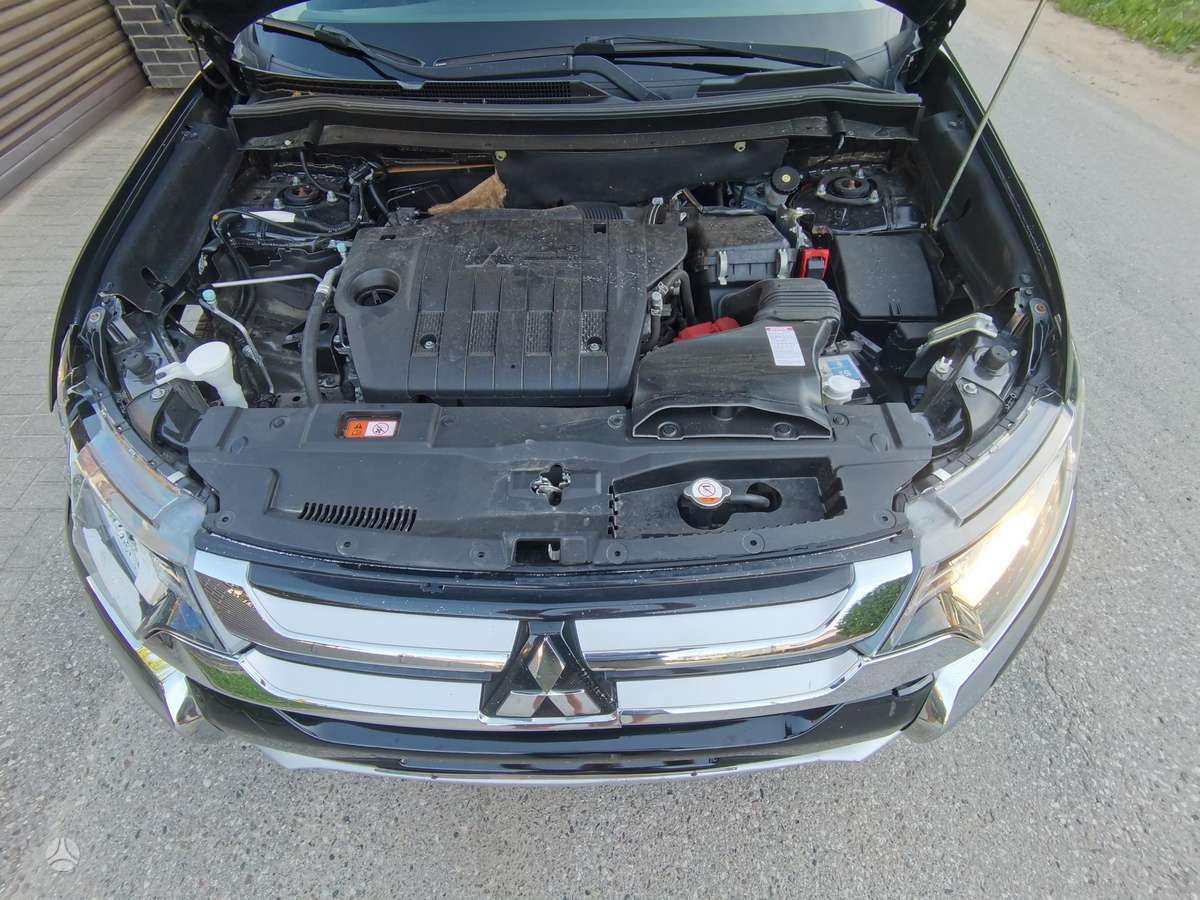 Mitsubishi Outlander, off-road / crossover