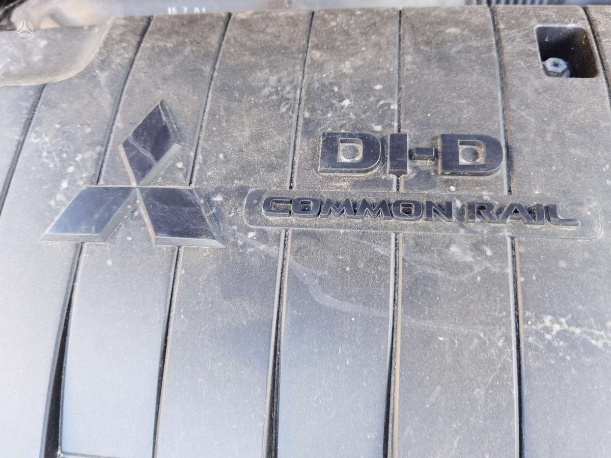 Mitsubishi Outlander, off-road / crossover