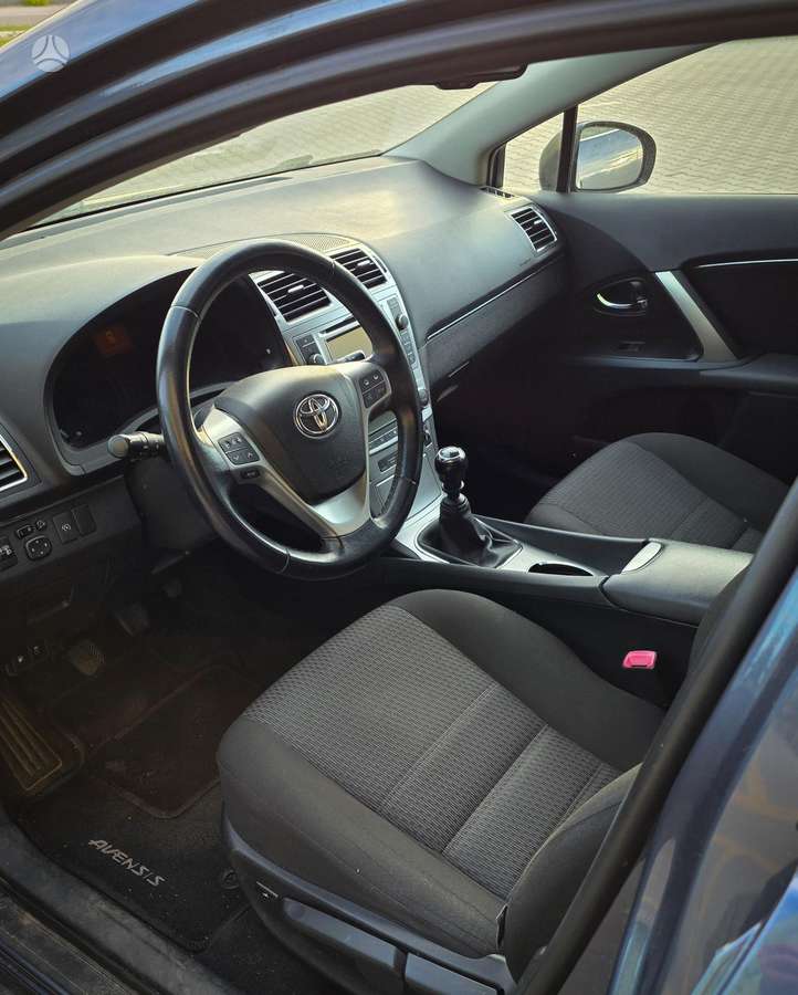 Toyota Avensis - 6