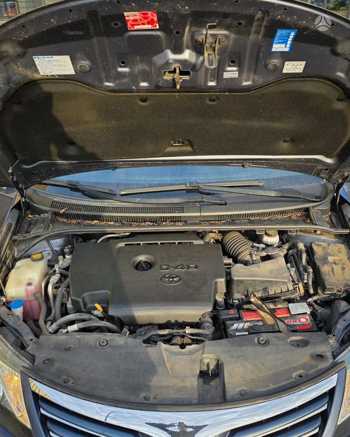 Toyota Avensis - 12