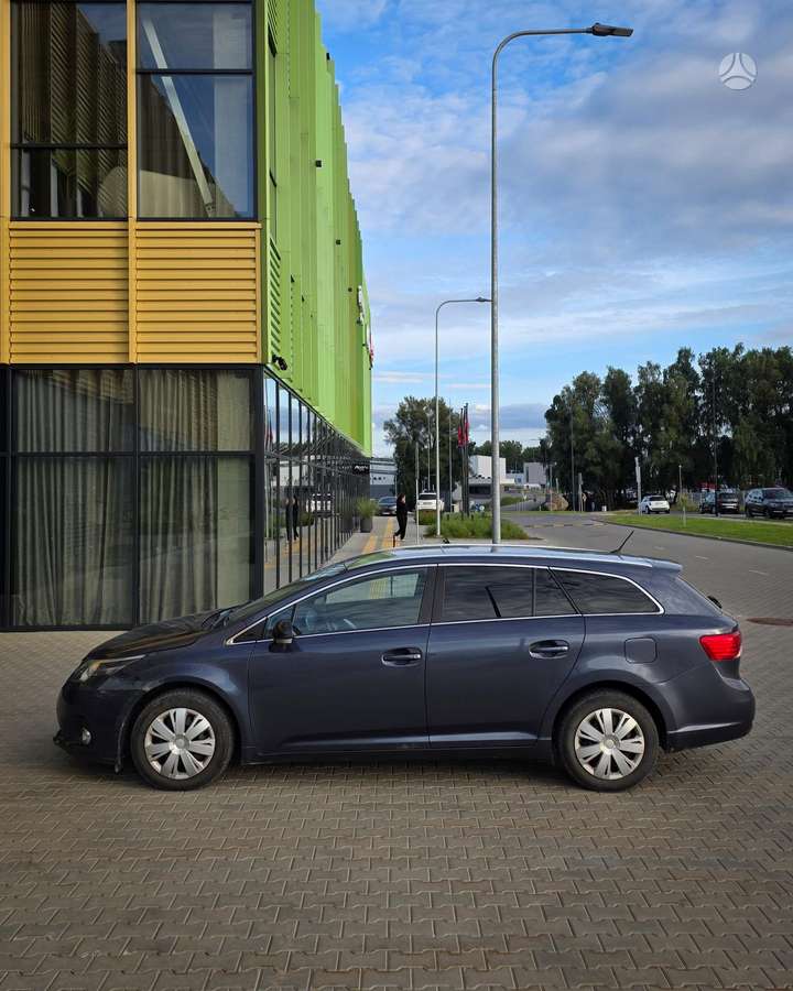 Toyota Avensis - 2