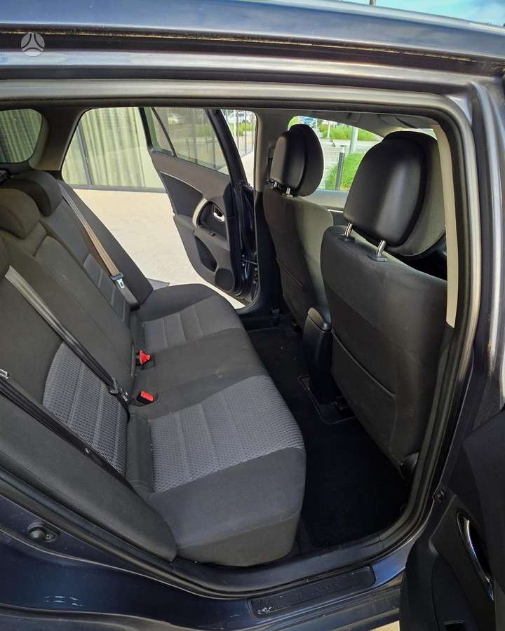 Toyota Avensis - 10