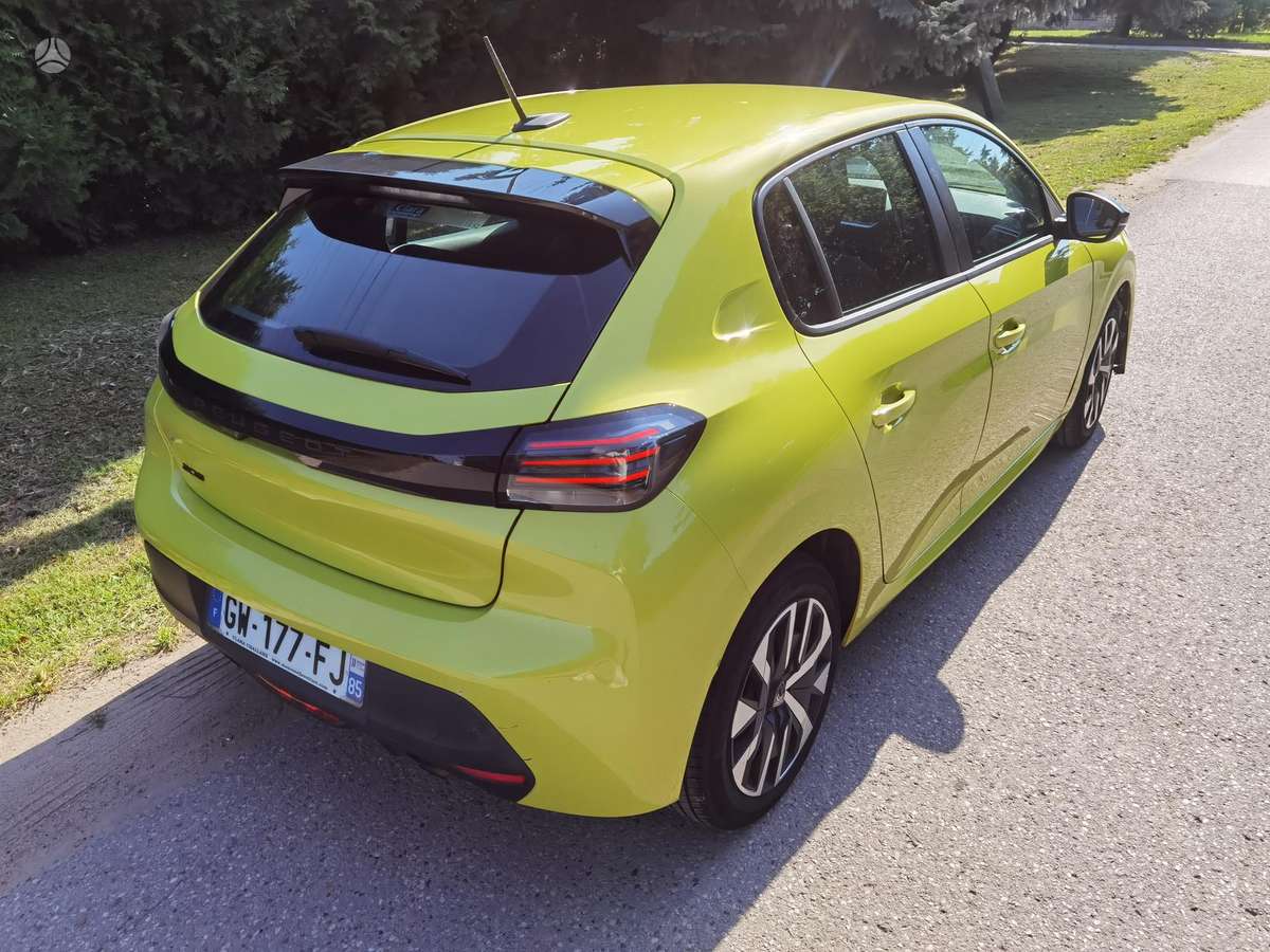 Peugeot 208, 1.2 l., hatchback