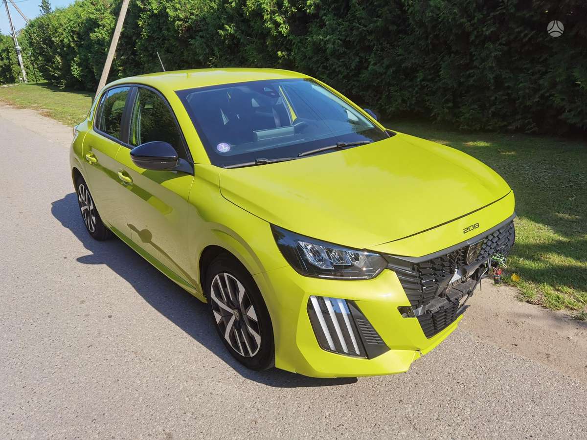 Peugeot 208, 1.2 l., hatchback