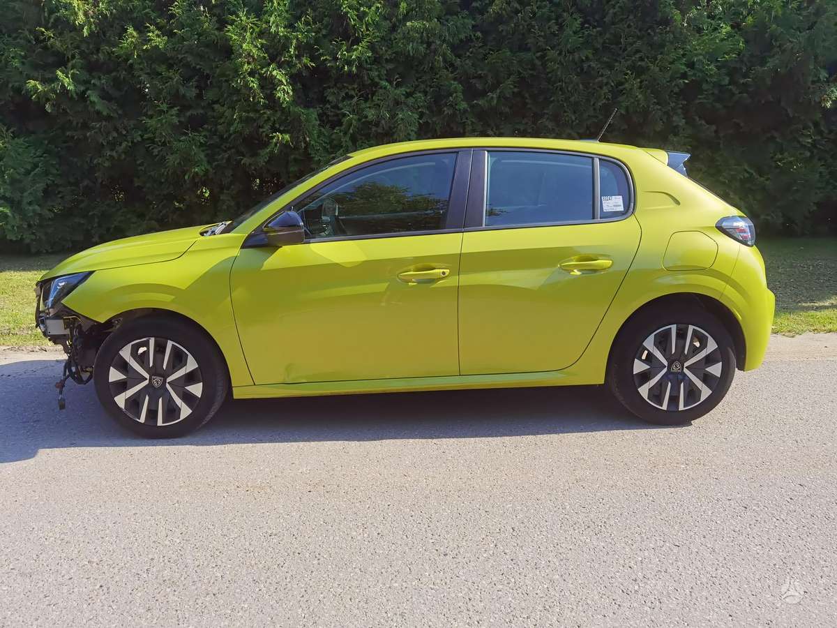 Peugeot 208, 1.2 l., hatchback
