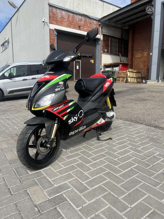 Aprilia SR, мотороллеры / мопеды