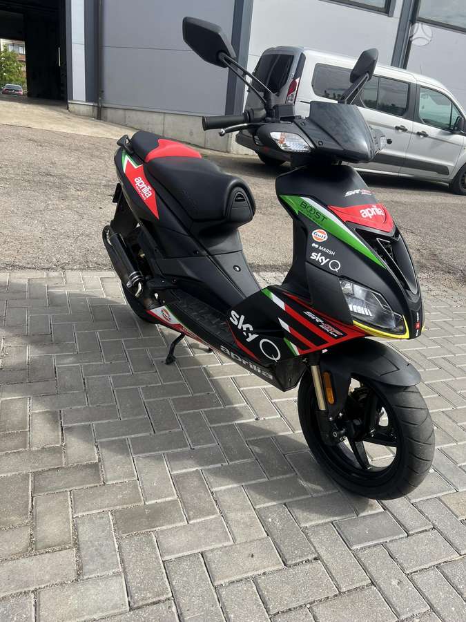Aprilia SR, мотороллеры / мопеды