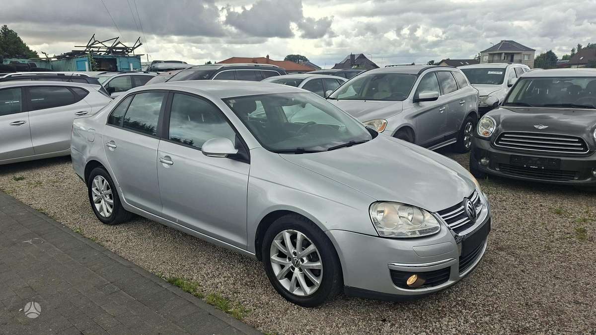 Volkswagen Jetta - 3