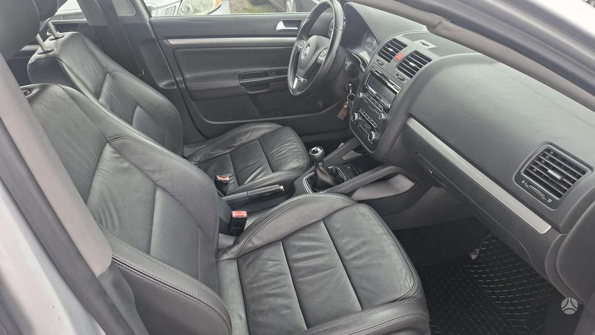 Volkswagen Jetta - 8
