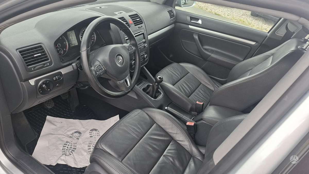 Volkswagen Jetta - 10