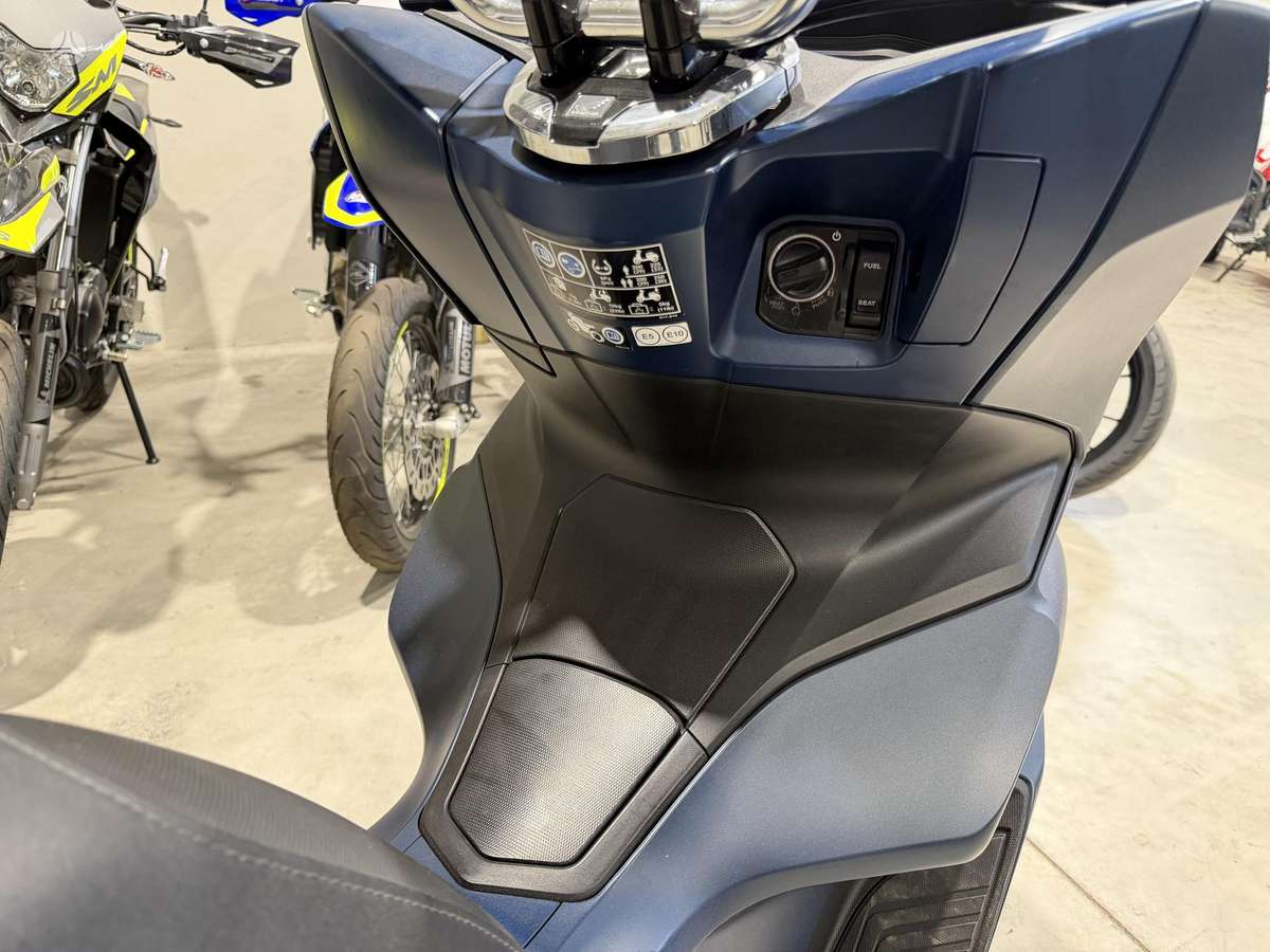 Honda PCX 125cc, мотороллеры / мопеды