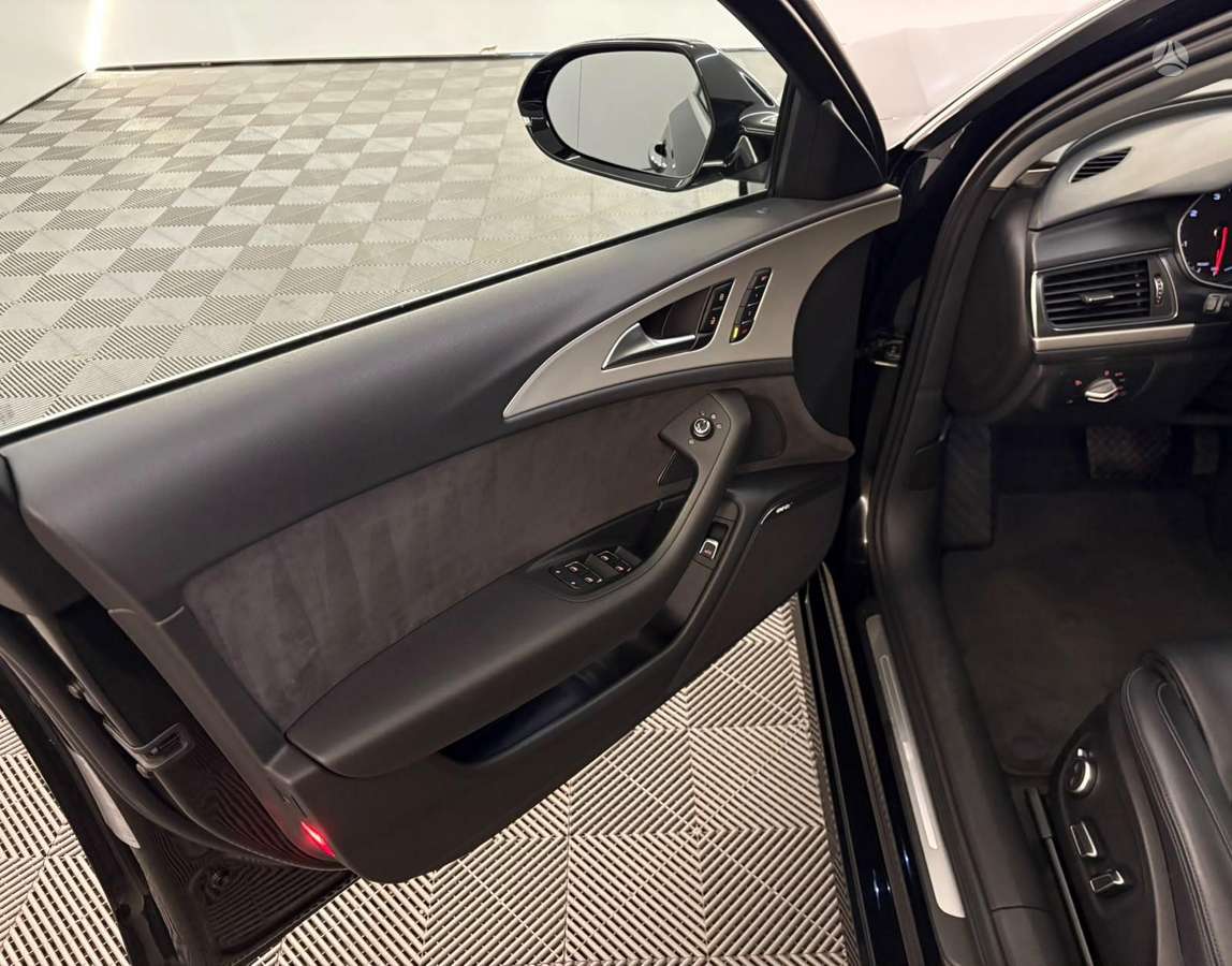 Audi A6, 2.0 l., Седан