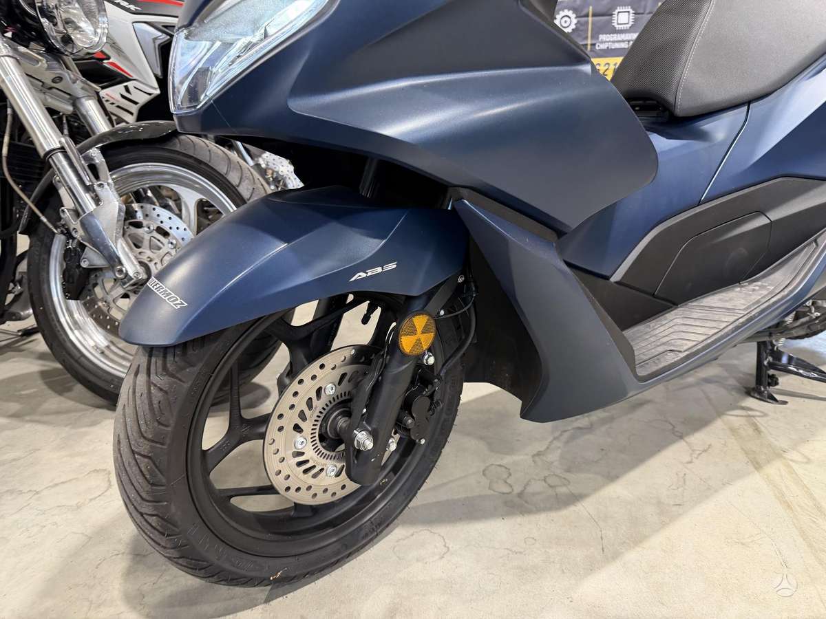 Honda PCX 125cc, мотороллеры / мопеды