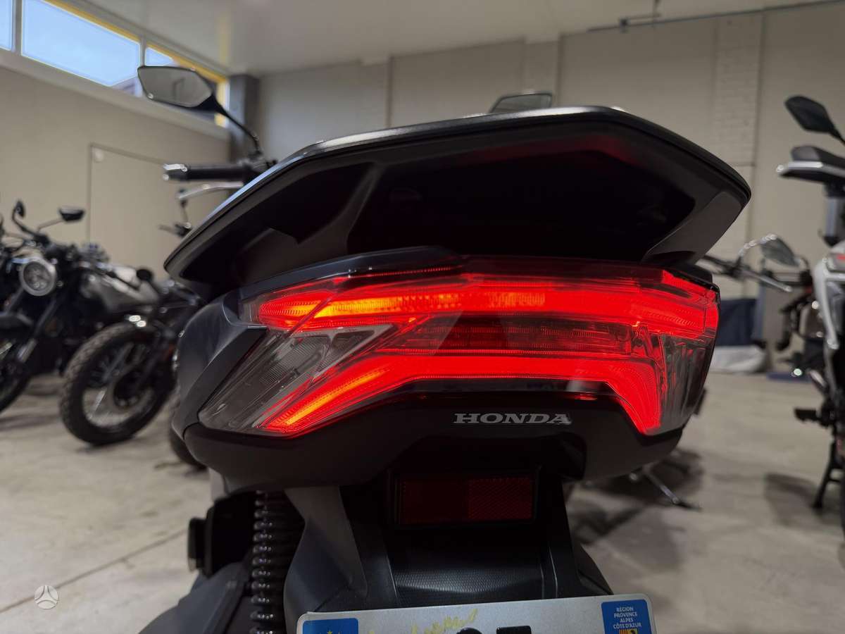 Honda PCX 125cc, scooters / mopeds