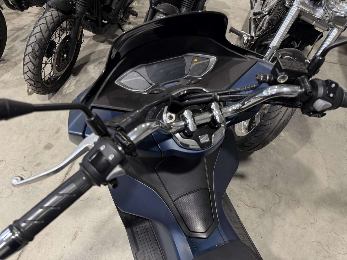 Honda PCX 125cc, мотороллеры / мопеды
