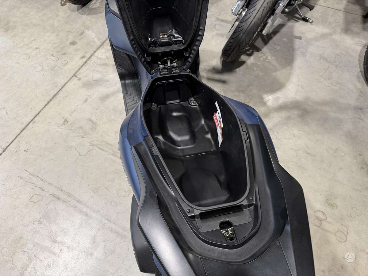 Honda PCX 125cc, мотороллеры / мопеды