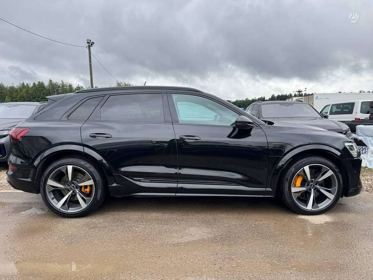 Audi e-tron S, Внедорожник / Кроссовер