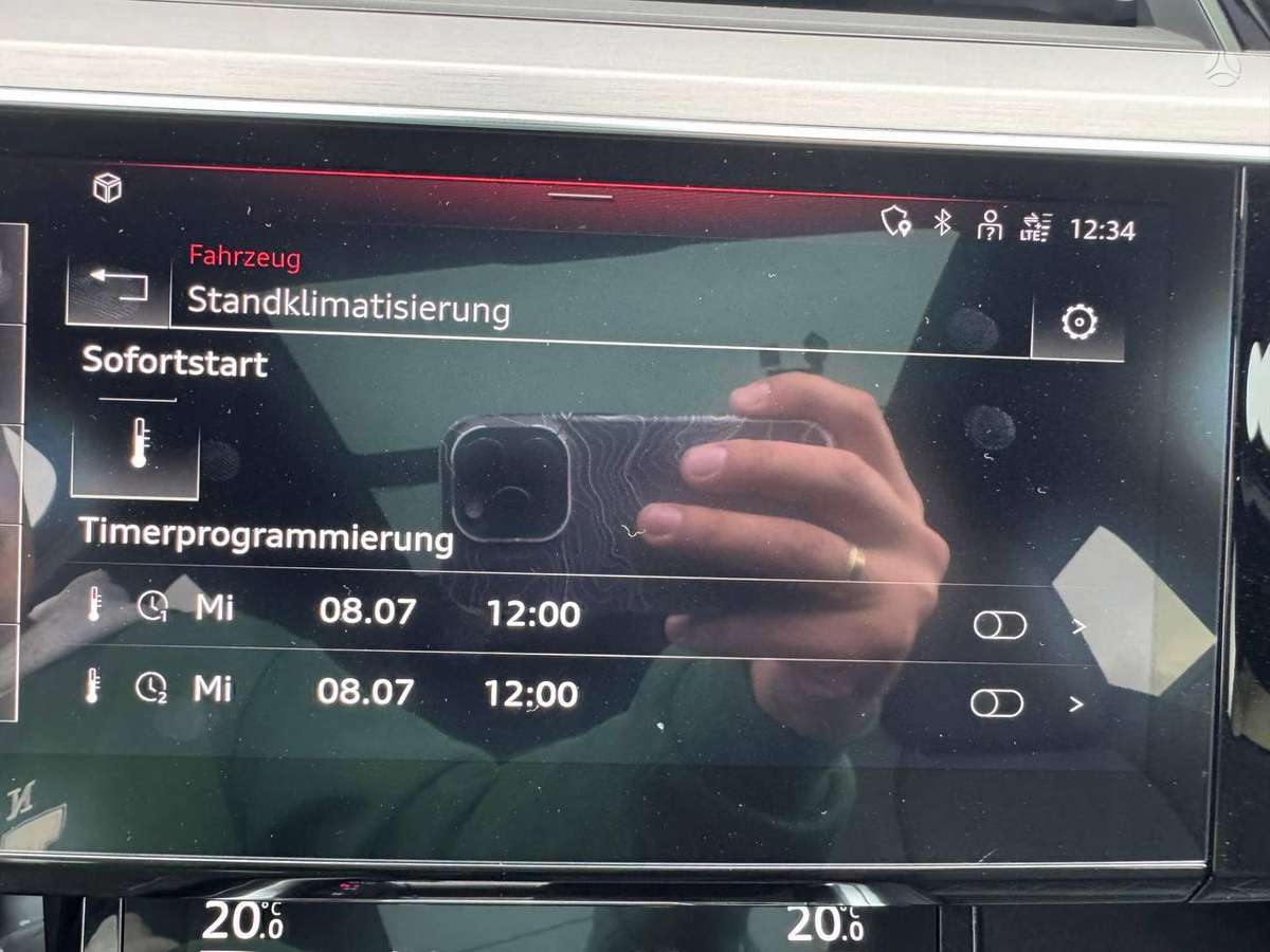 Audi e-tron S, off-road / crossover