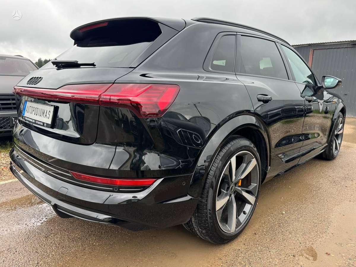 Audi e-tron S, Внедорожник / Кроссовер