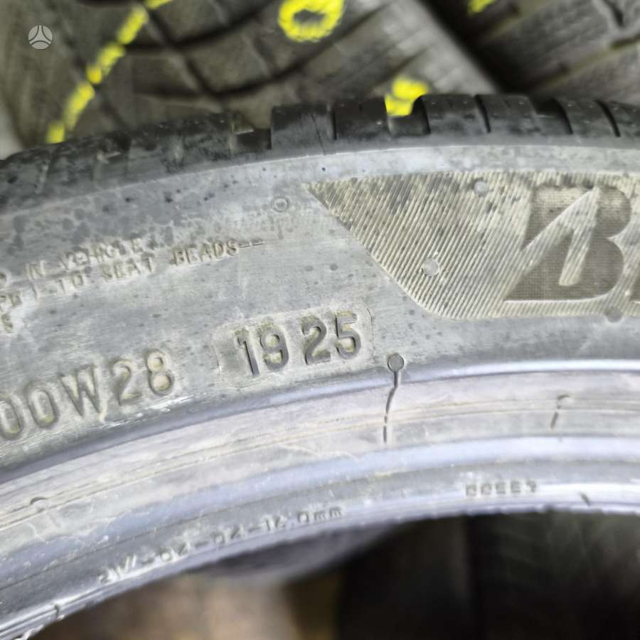Bridgestone Blizzak enliten, winter 255/40 R21