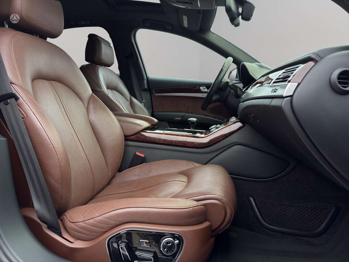 Audi A8, 3.0 l., Седан