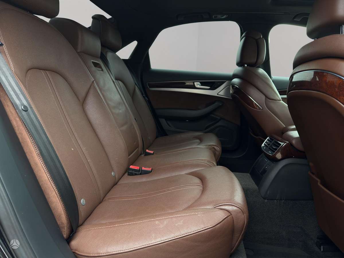 Audi A8, 3.0 l., Седан