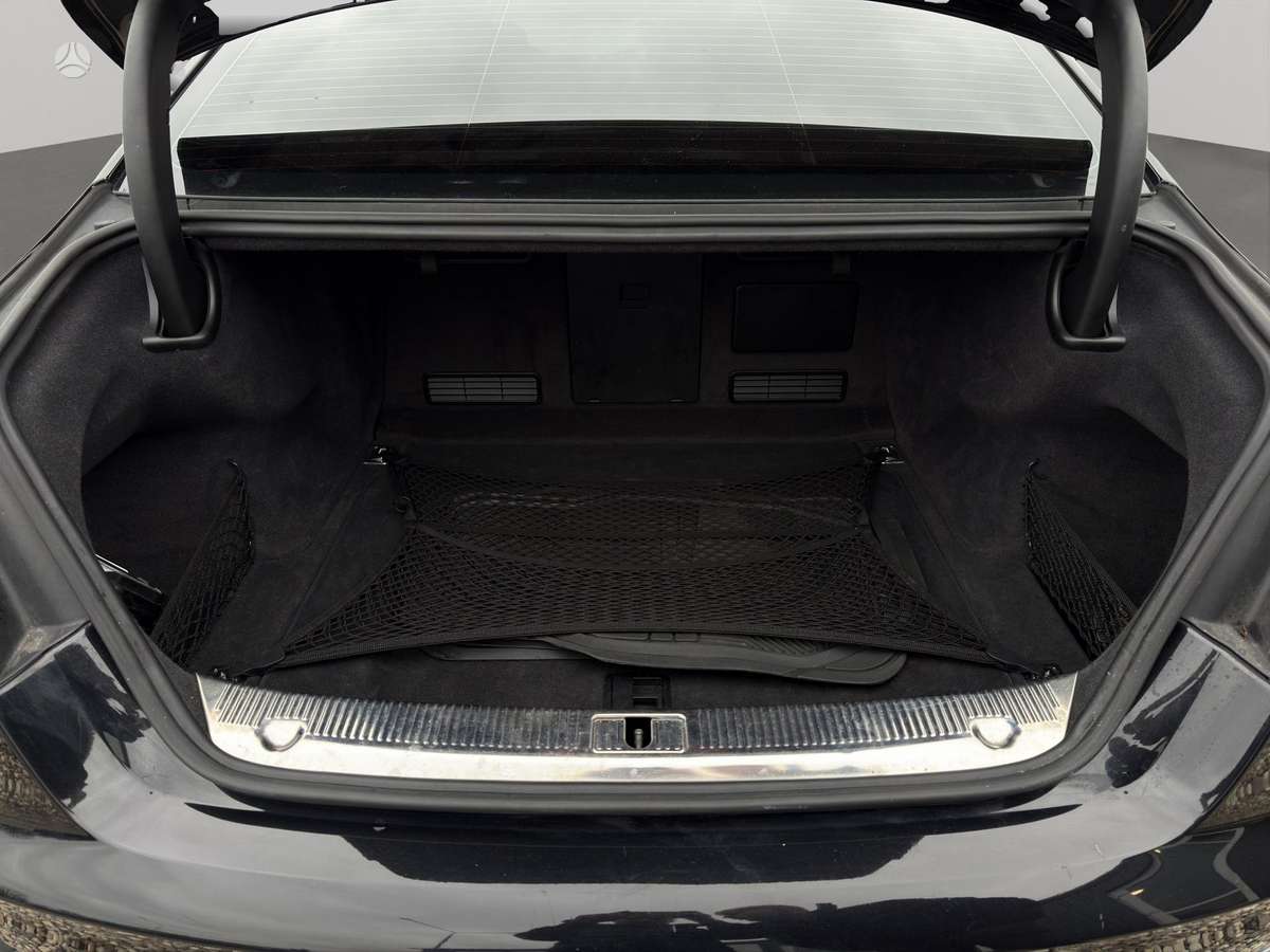Audi A8, 3.0 l., Седан