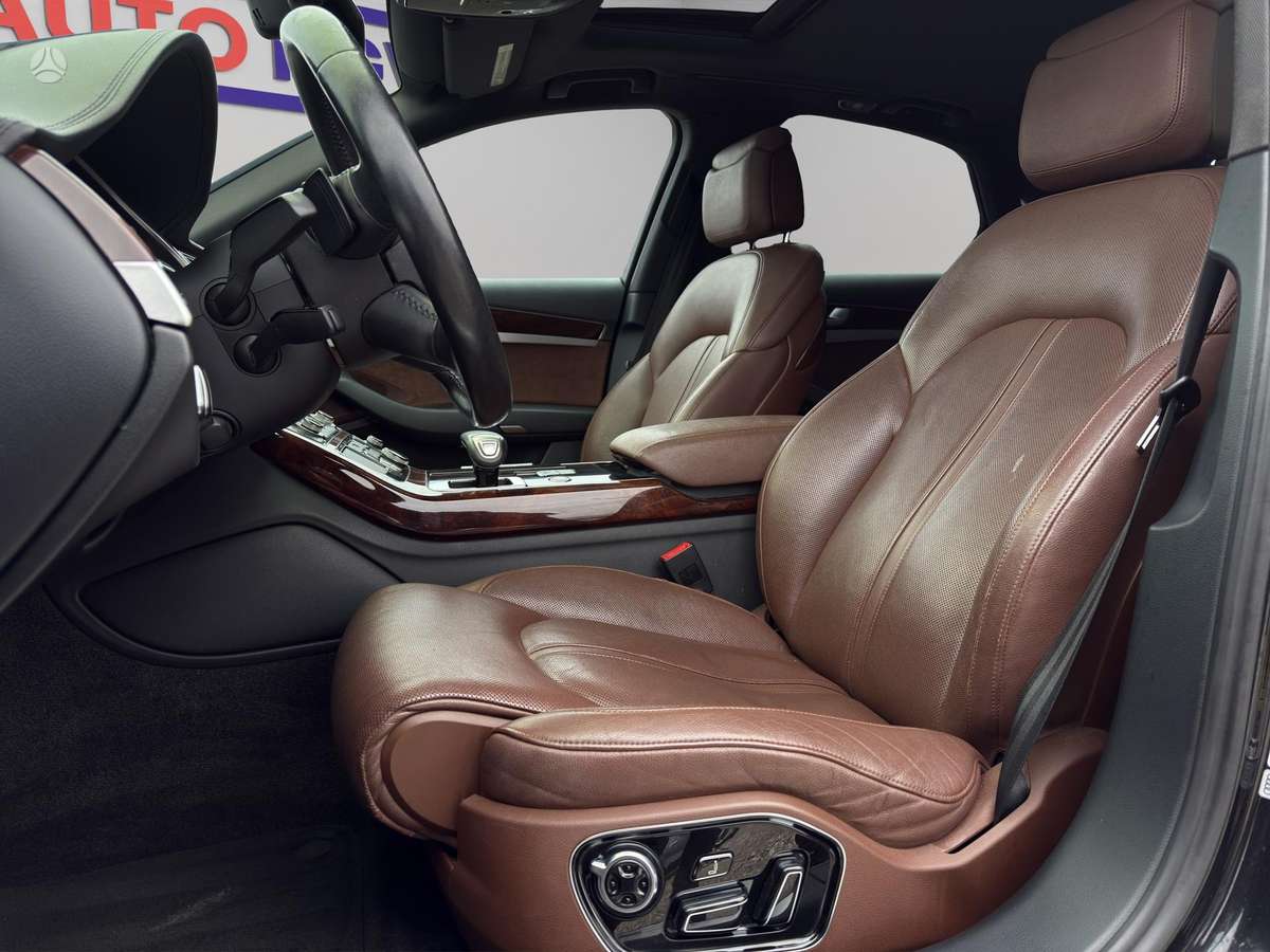 Audi A8, 3.0 l., Седан