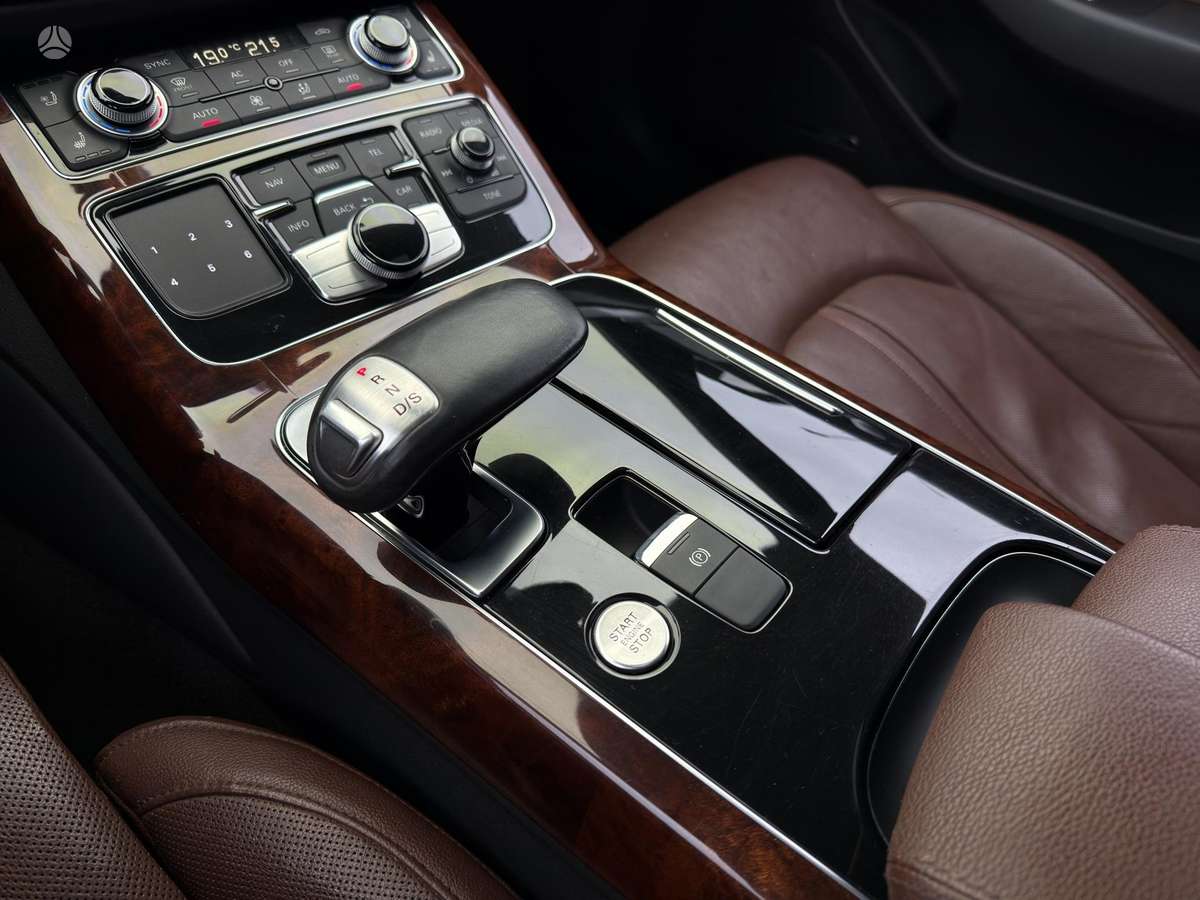 Audi A8, 3.0 l., Седан