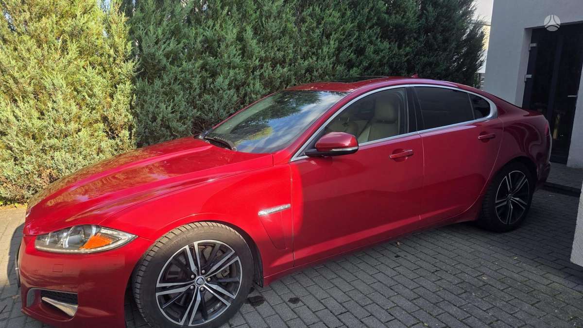 Jaguar XF, 2.0 l., Седан