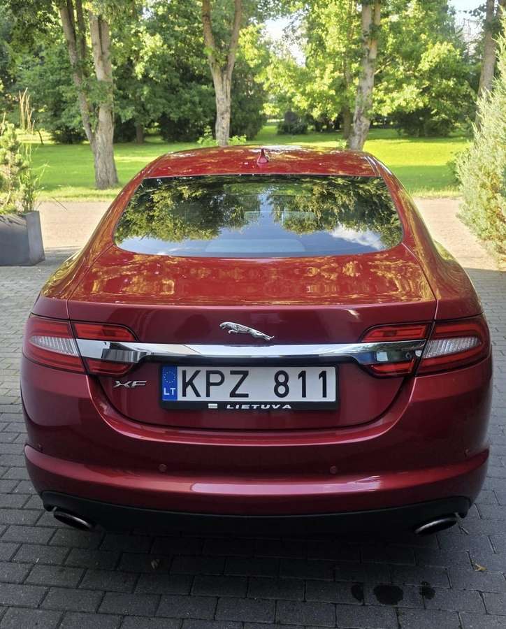 Jaguar XF, 2.0 l., Седан