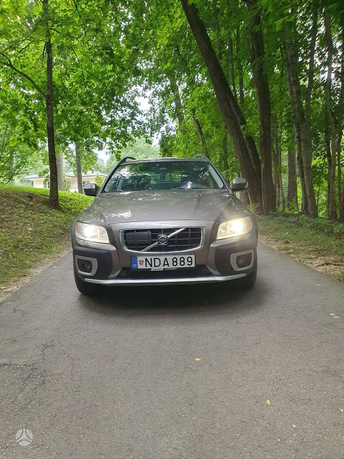 Volvo XC70, 2.4 l., wagon